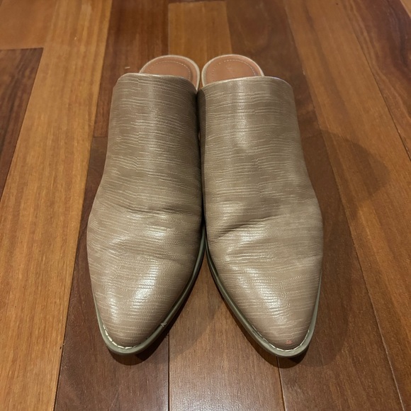 Universal Thread Women’s Pointed Toes Textured Faux Leather Mules Heels Size 9 - Picture 2 of 9